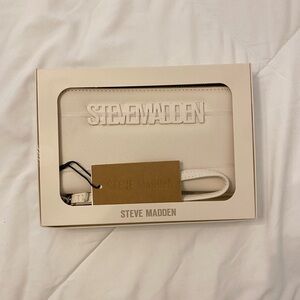 Steve Madden Vanilla Wallet